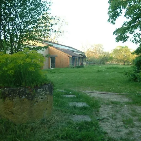 Pensjonat Les Crinieres De L'aube Lagraulet-du-Gers